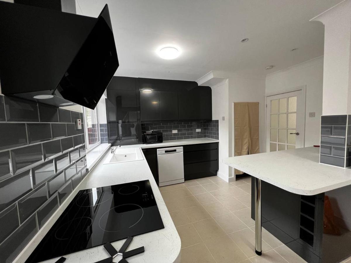 Springfield House- Near Newcastle Centre, Hospital And Keele University! Stoke-on-Trent Exterior foto