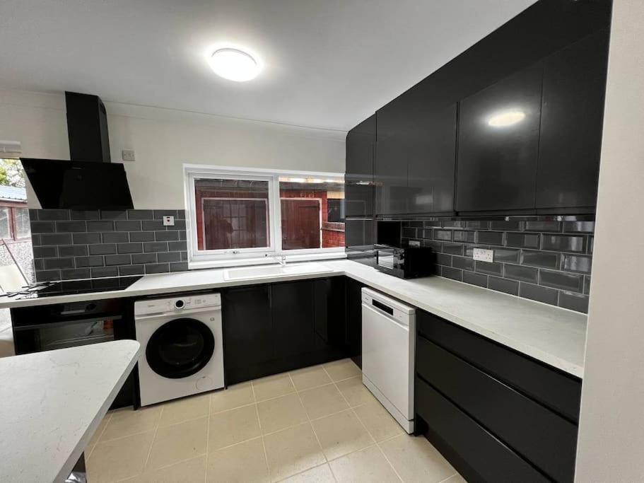 Springfield House- Near Newcastle Centre, Hospital And Keele University! Stoke-on-Trent Exterior foto